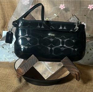 Coach NWT Signature Embossed Patent Leather Large Wristlet Appx 8.5x5